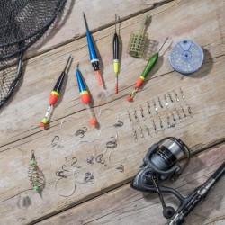 HI Kit Attrezzi da Pesca 30 pz Multicolore