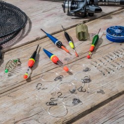 HI Kit Attrezzi da Pesca 30 pz Multicolore